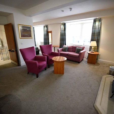 The Royal Hotel Portree Buitenkant foto