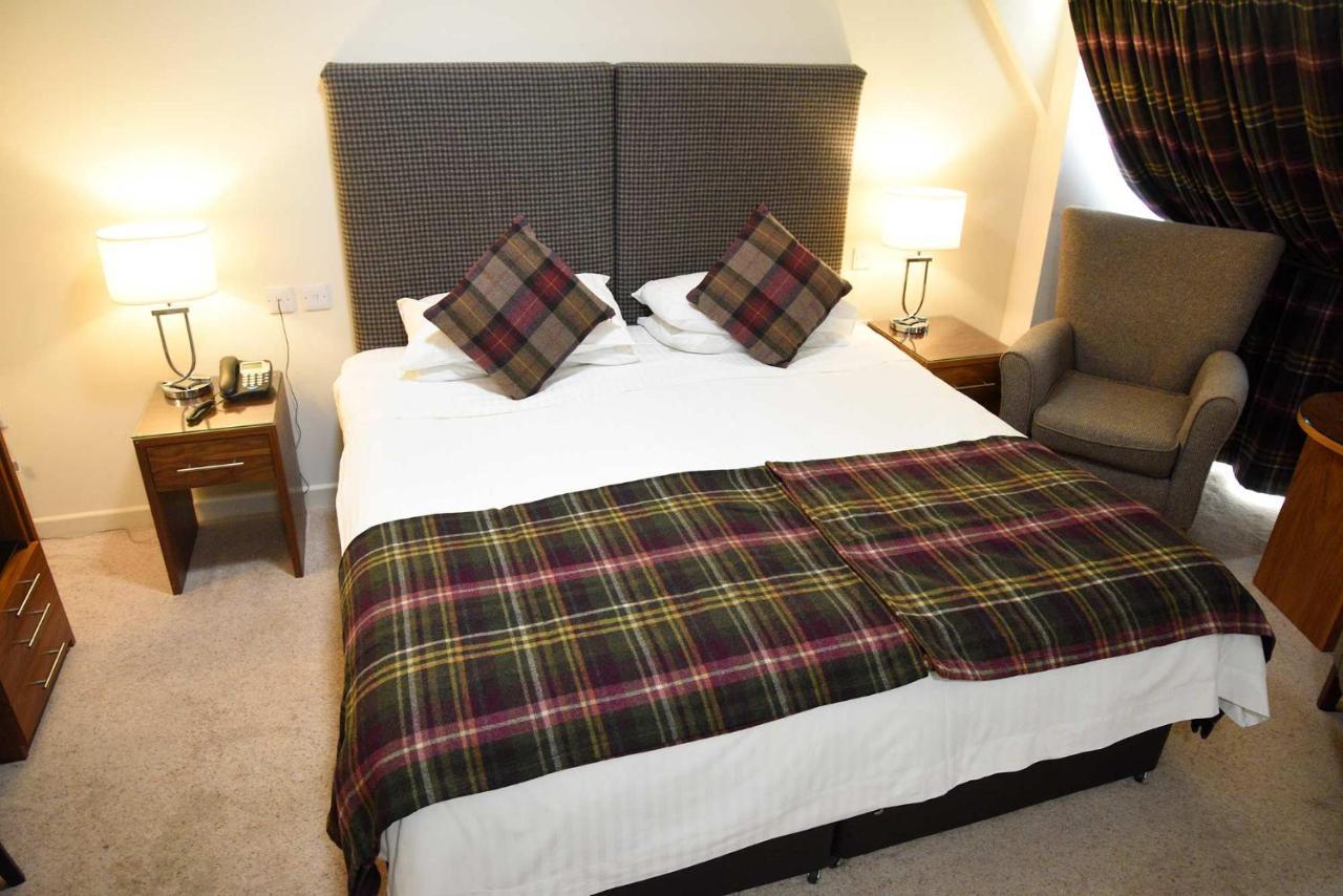 The Royal Hotel Portree Buitenkant foto
