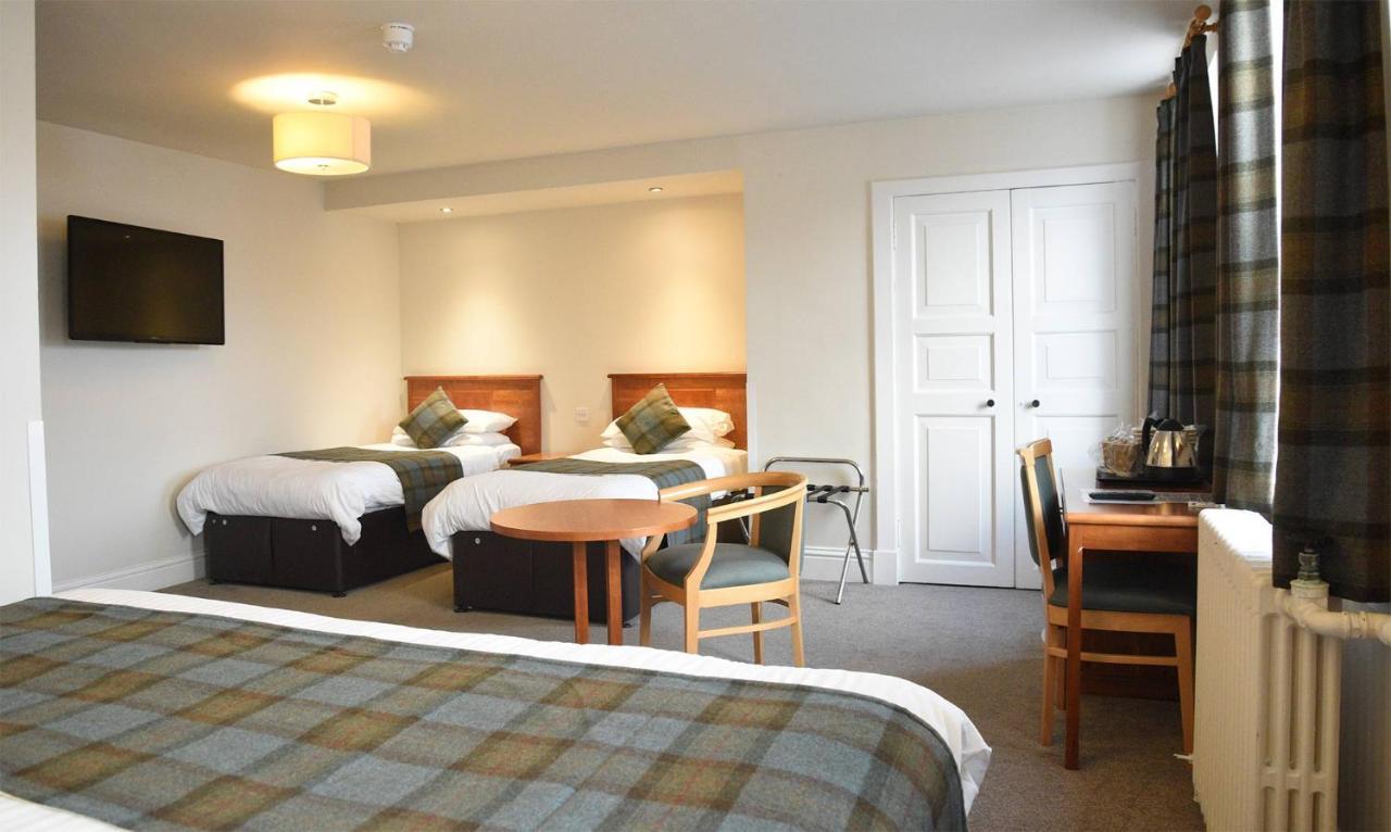 The Royal Hotel Portree Buitenkant foto