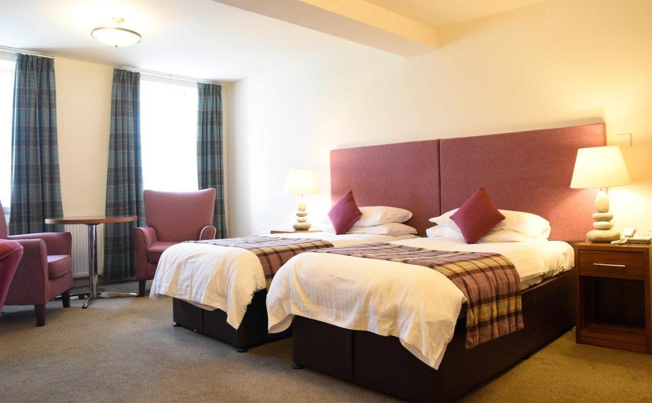 The Royal Hotel Portree Buitenkant foto