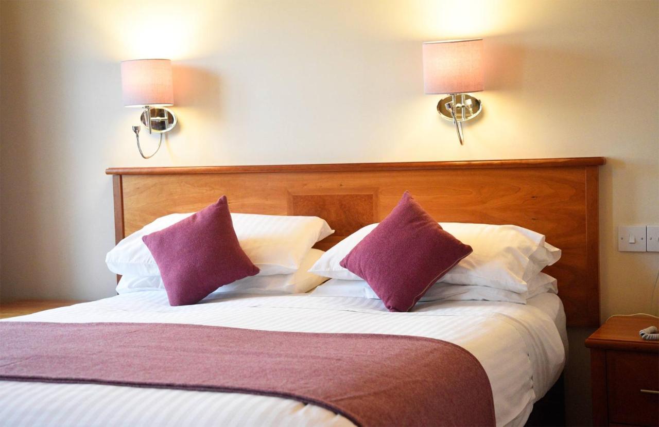 The Royal Hotel Portree Buitenkant foto
