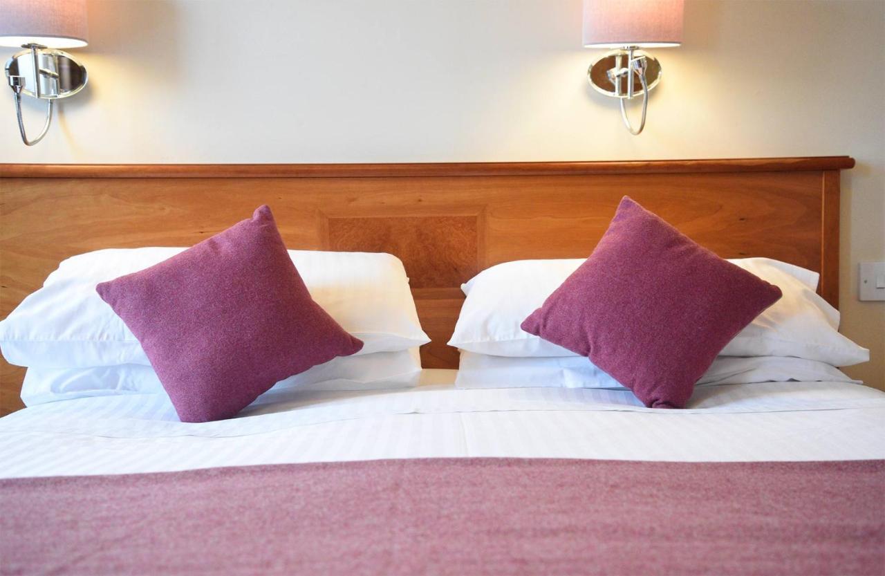 The Royal Hotel Portree Buitenkant foto