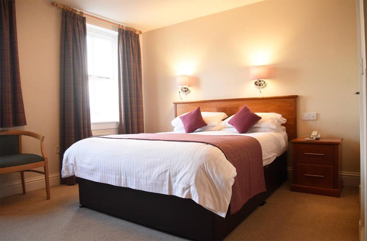 The Royal Hotel Portree Buitenkant foto