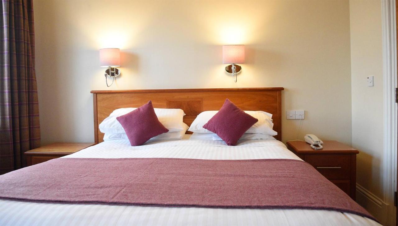 The Royal Hotel Portree Buitenkant foto