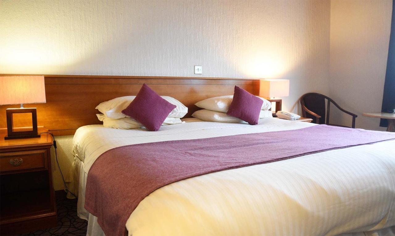The Royal Hotel Portree Buitenkant foto