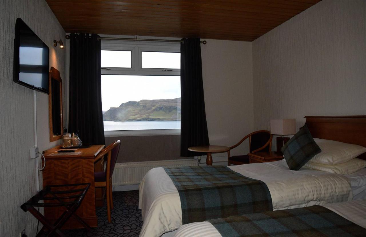 The Royal Hotel Portree Buitenkant foto