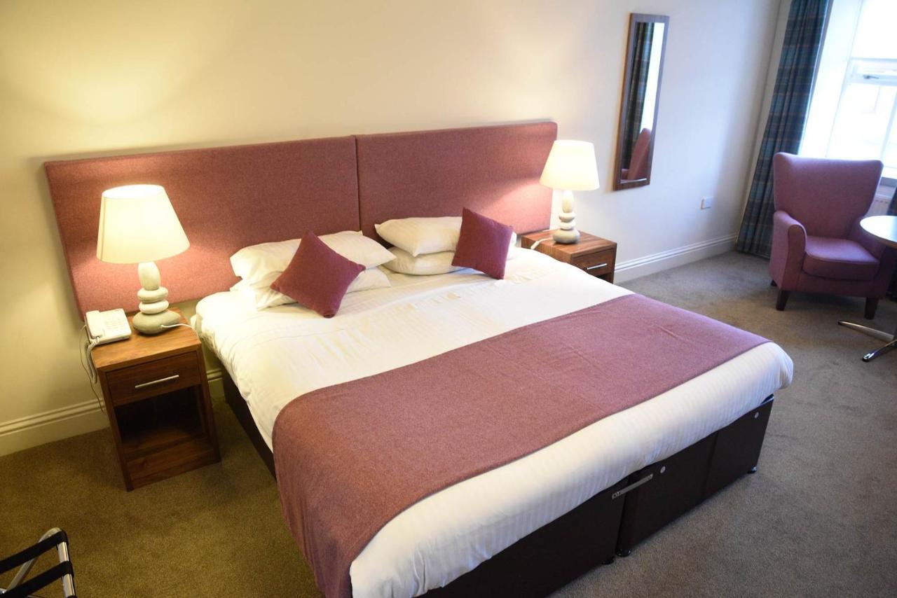 The Royal Hotel Portree Buitenkant foto