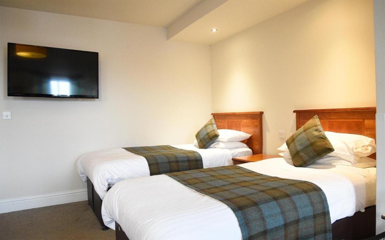 The Royal Hotel Portree Buitenkant foto