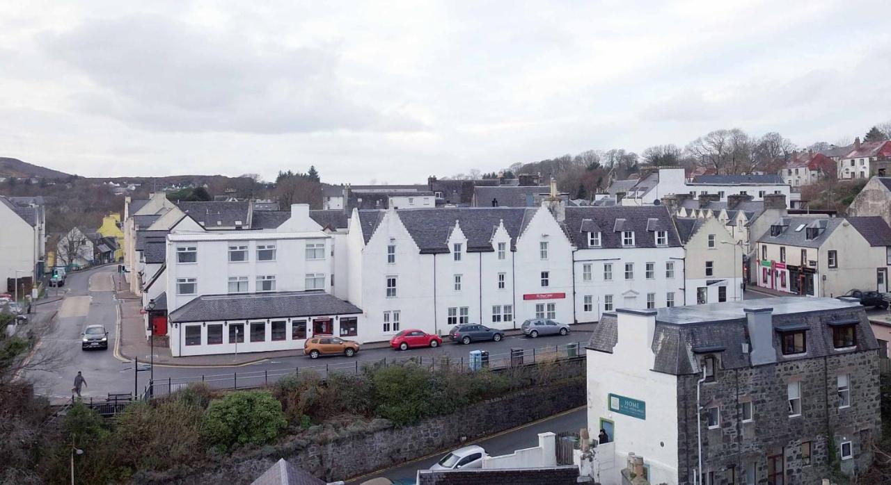 The Royal Hotel Portree Buitenkant foto
