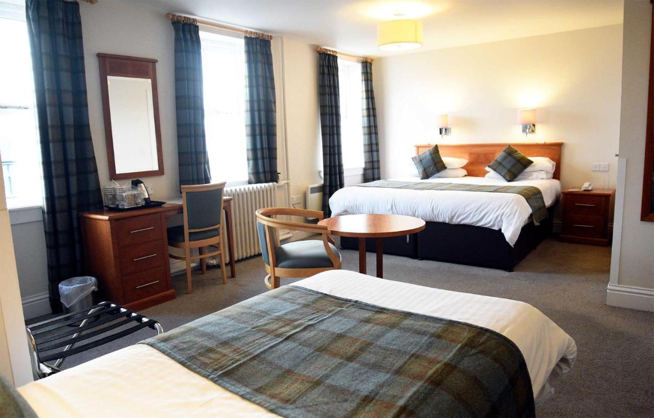 The Royal Hotel Portree Buitenkant foto