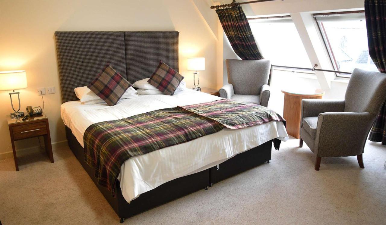 The Royal Hotel Portree Buitenkant foto