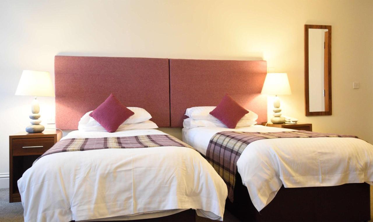 The Royal Hotel Portree Buitenkant foto