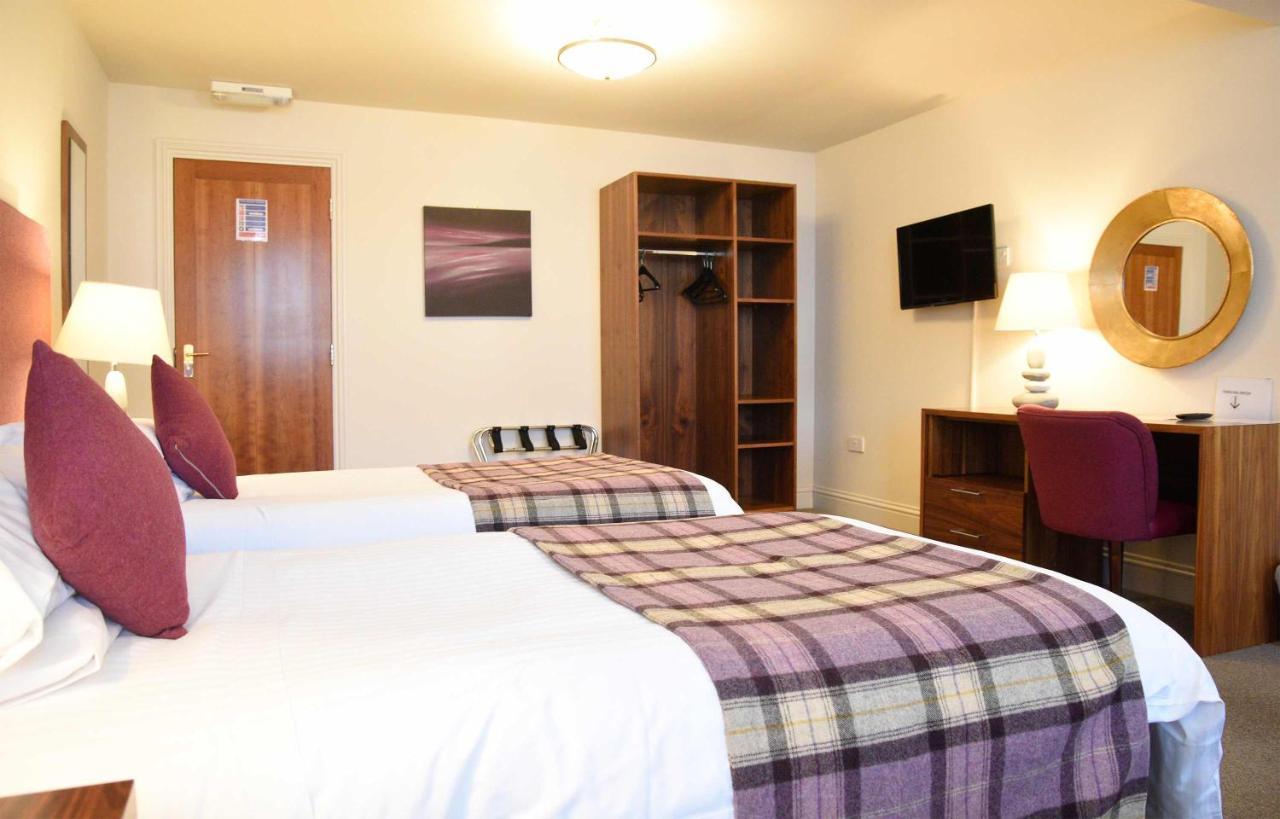 The Royal Hotel Portree Buitenkant foto