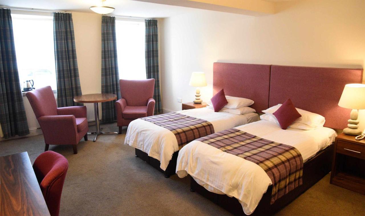 The Royal Hotel Portree Buitenkant foto