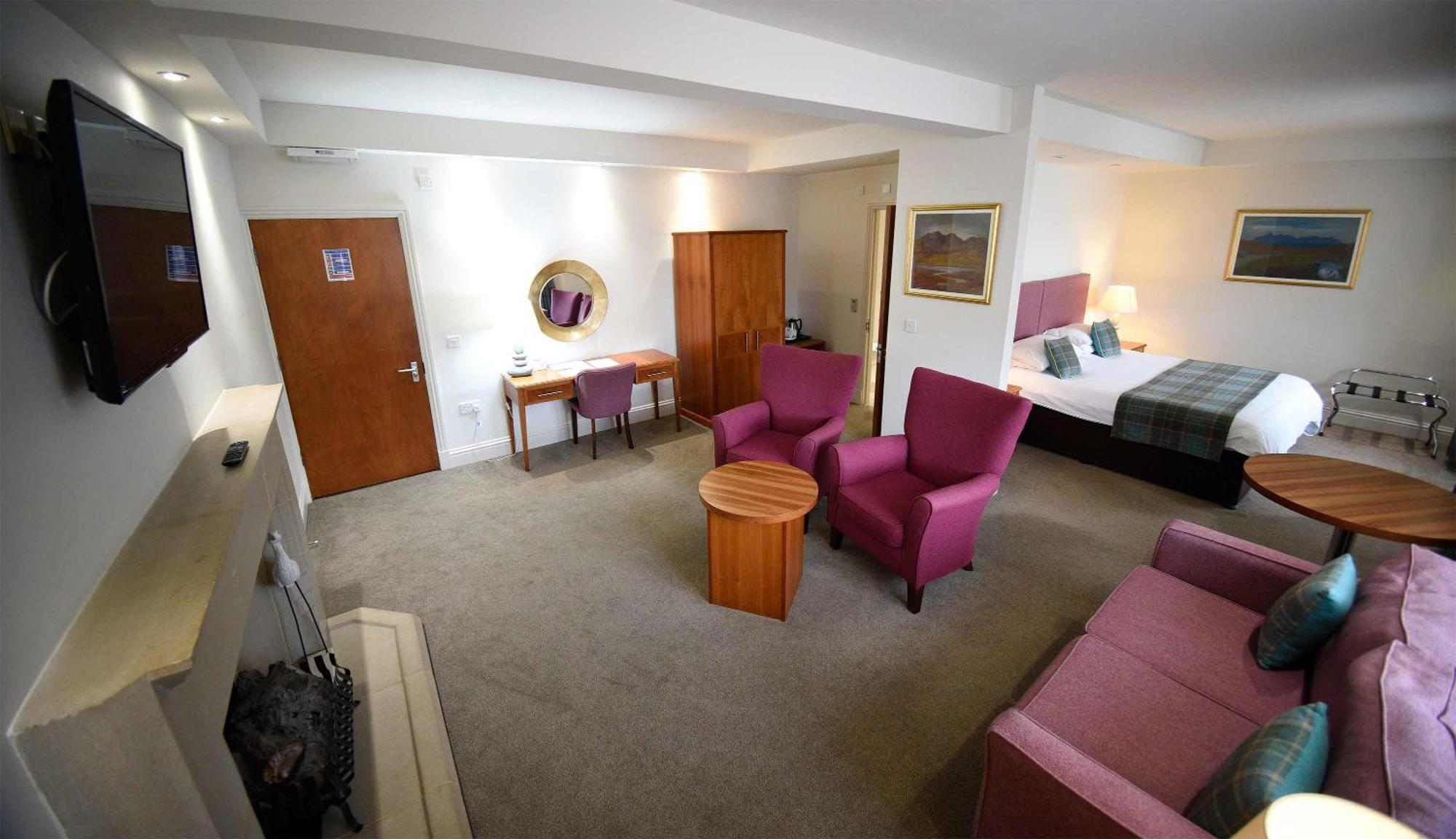 The Royal Hotel Portree Buitenkant foto
