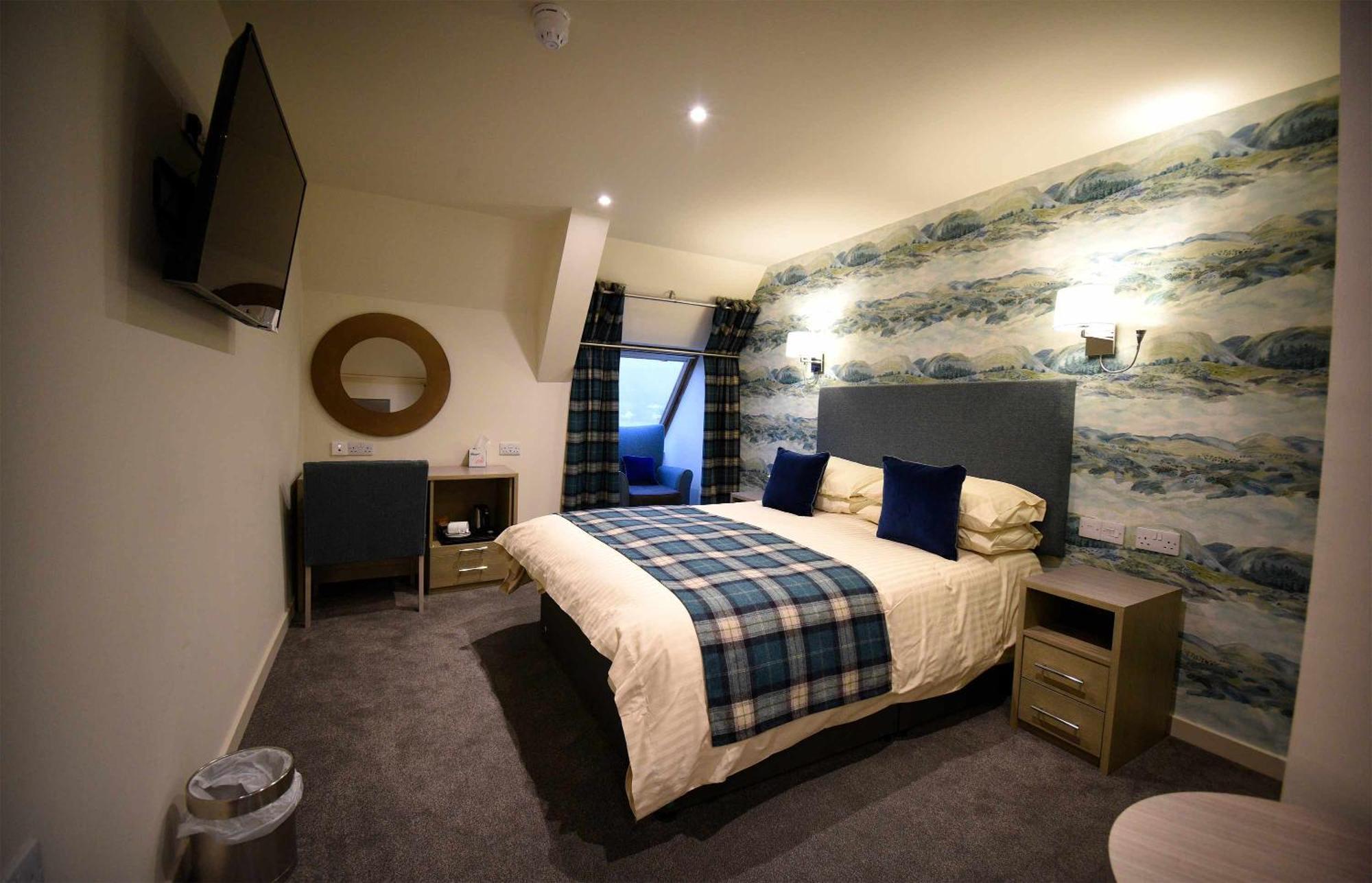 The Royal Hotel Portree Buitenkant foto