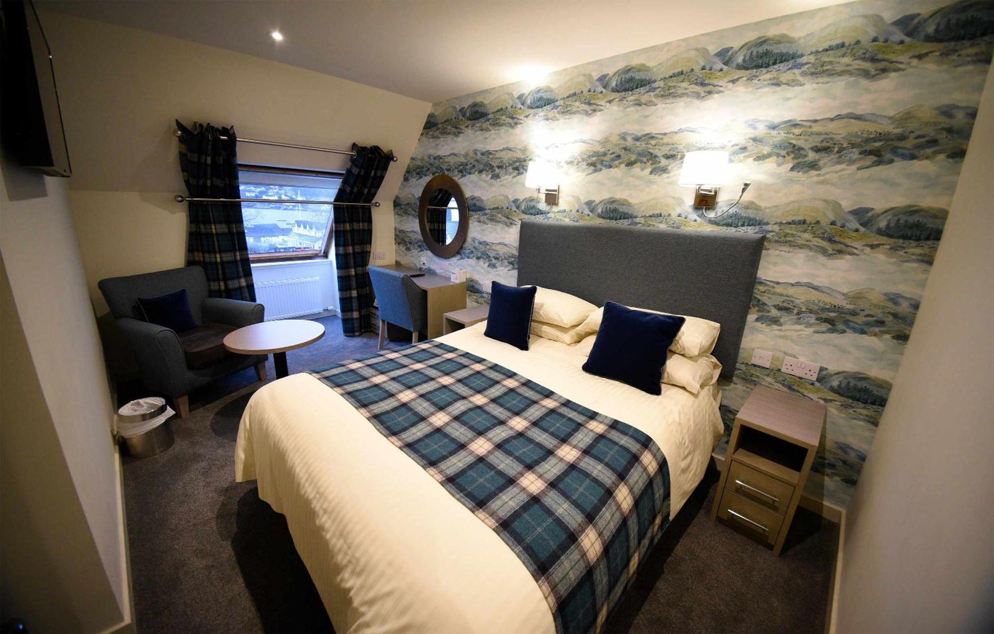 The Royal Hotel Portree Buitenkant foto