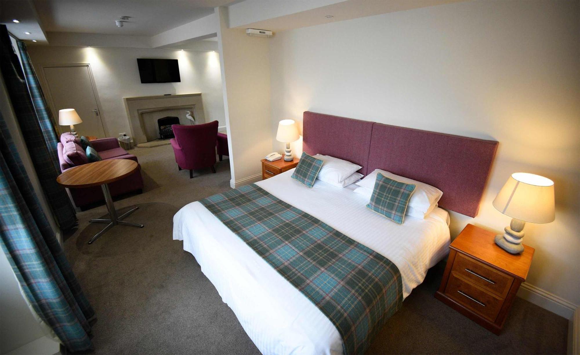 The Royal Hotel Portree Buitenkant foto